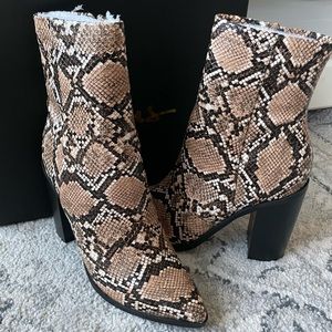 BRAND NEW Lulus Tan Snake Booties